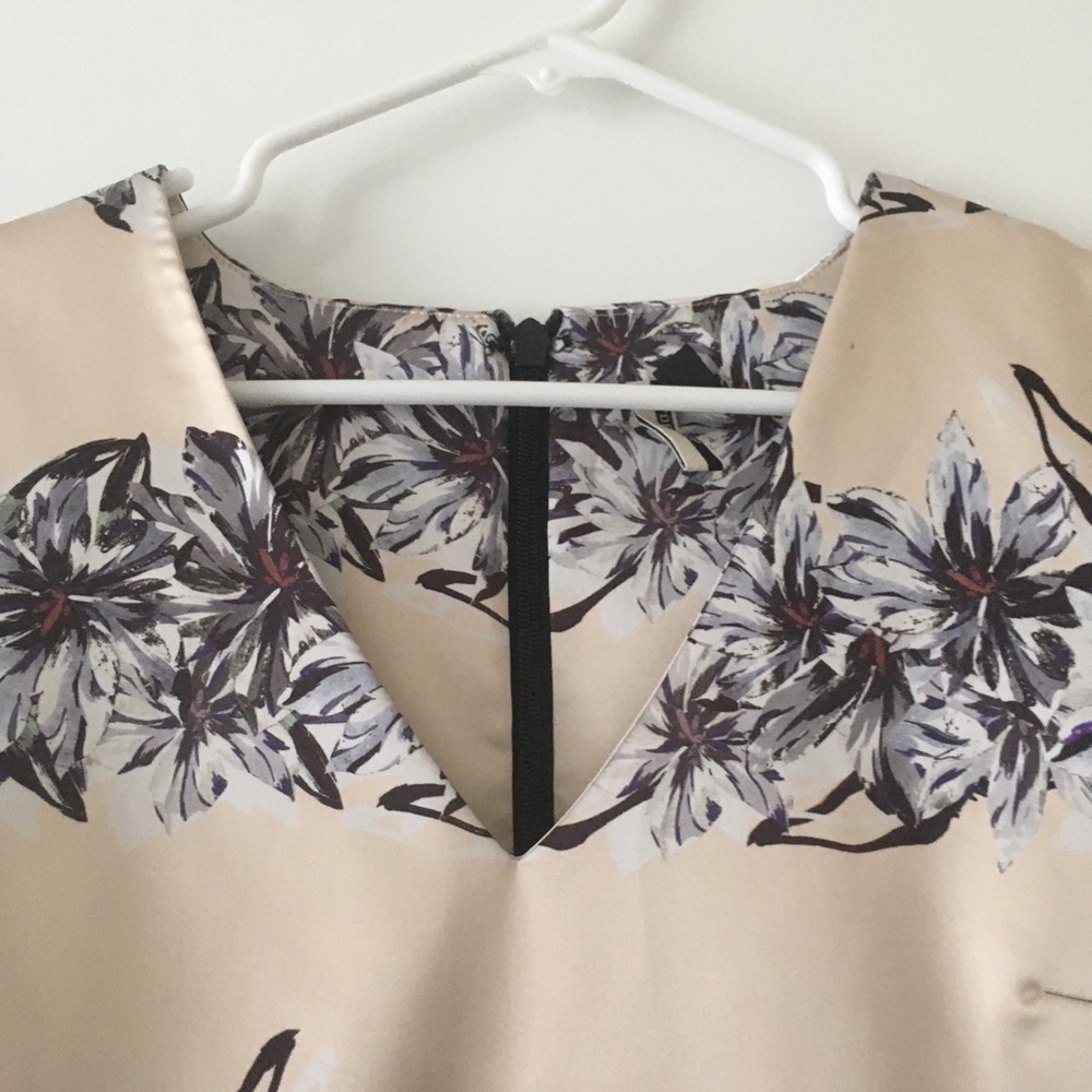 Topshop V-Neck Floral Dress Size 8 - Picture 5 of 7